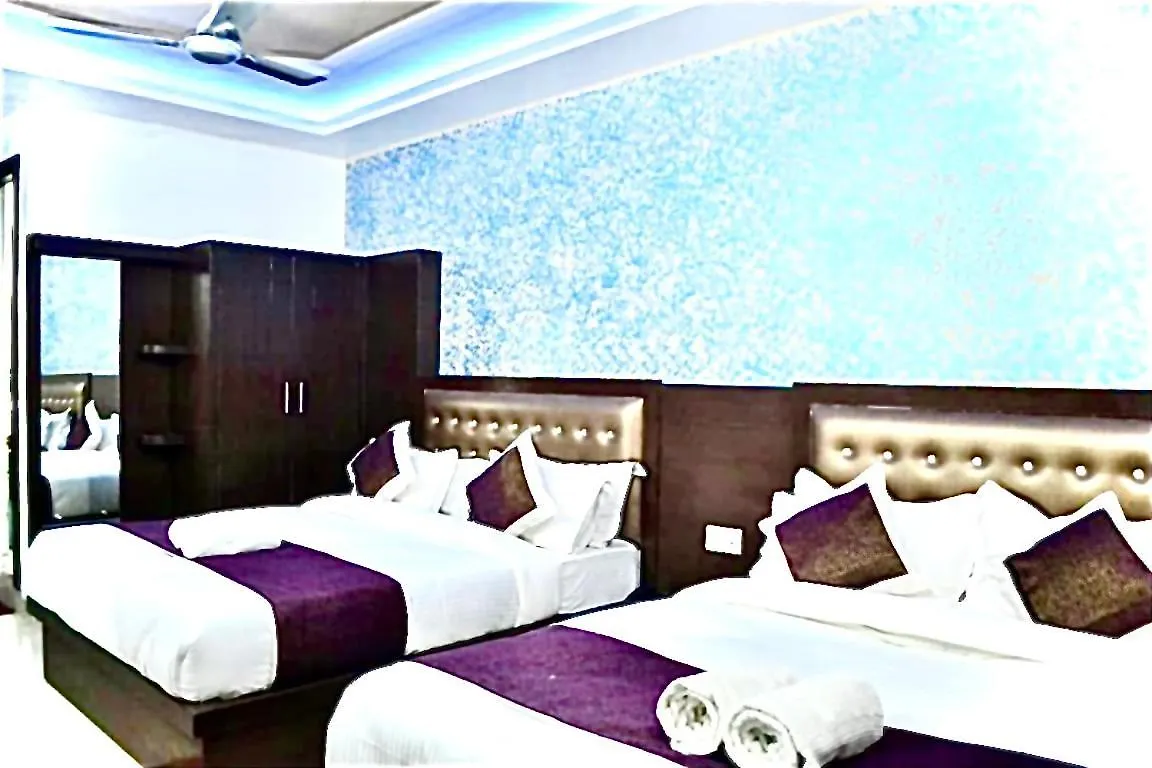 Hotel Bourbon Family Rooms Nagla Dhimar 3*,  India