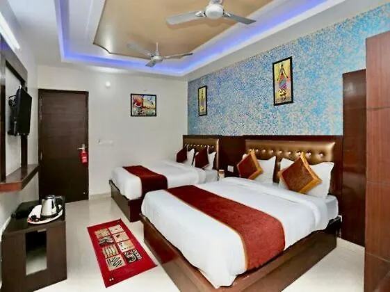 Hotel Bourbon Family Rooms Nagla Dhimar 3*,