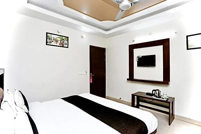 Hotel Bourbon Family Rooms Nagla Dhimar