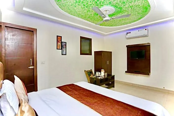 Hotel Bourbon Family Rooms Nagla Dhimar 3*,  India